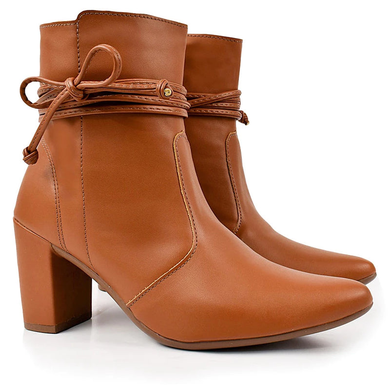 Bota Feminina Premium Bico Fino - Estilo marcante e cheia de personalidade